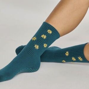 Teal Embroidered Daisies Pilates Grip Socks